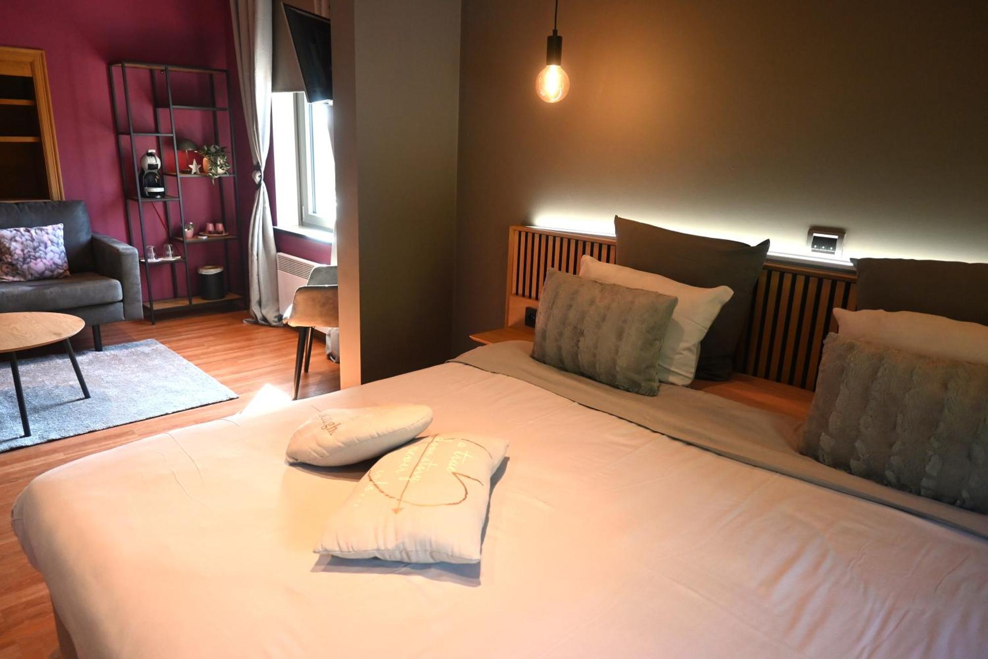 Hotel Au Coeur de Lacuisine Florenville Extérieur photo