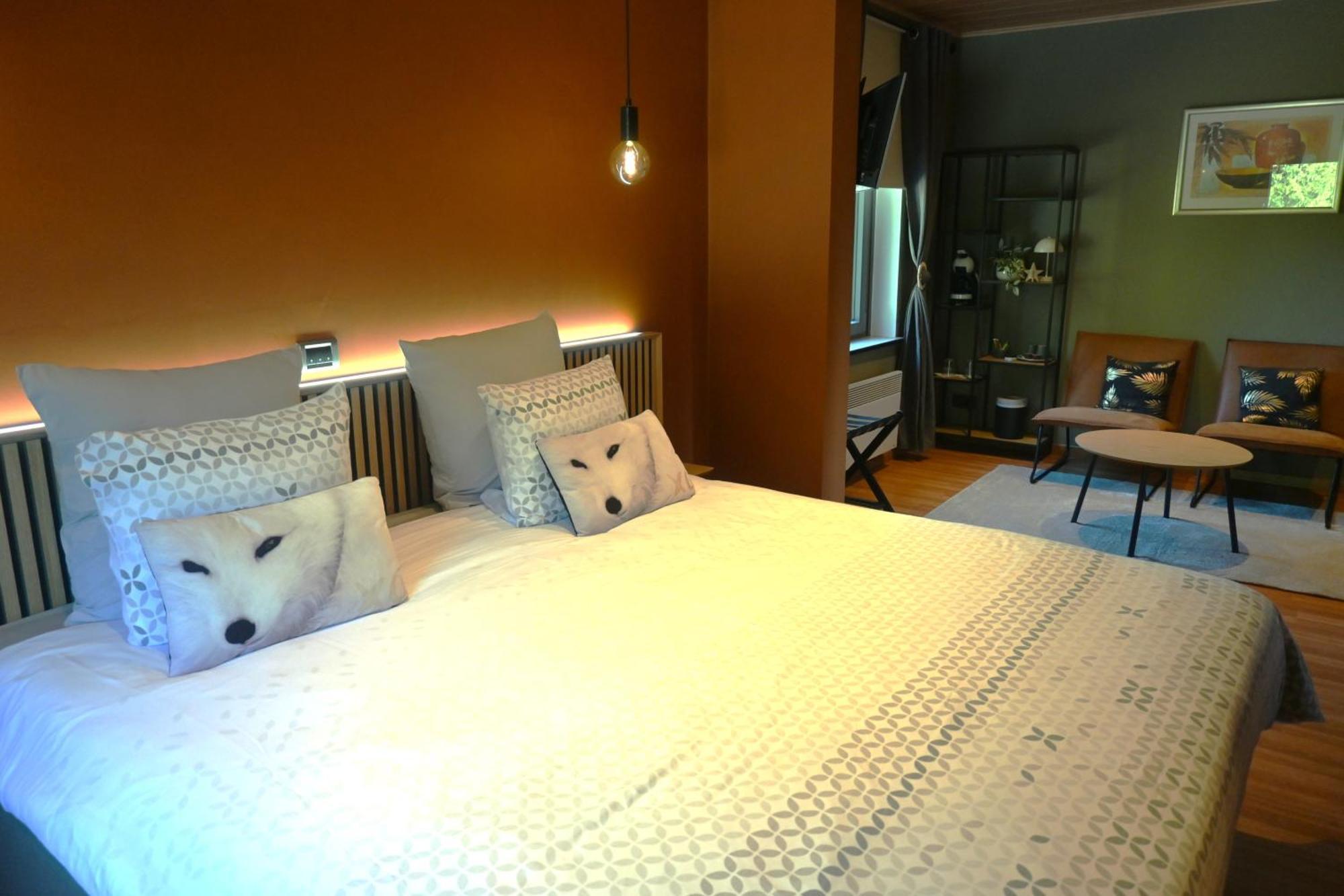 Hotel Au Coeur de Lacuisine Florenville Extérieur photo