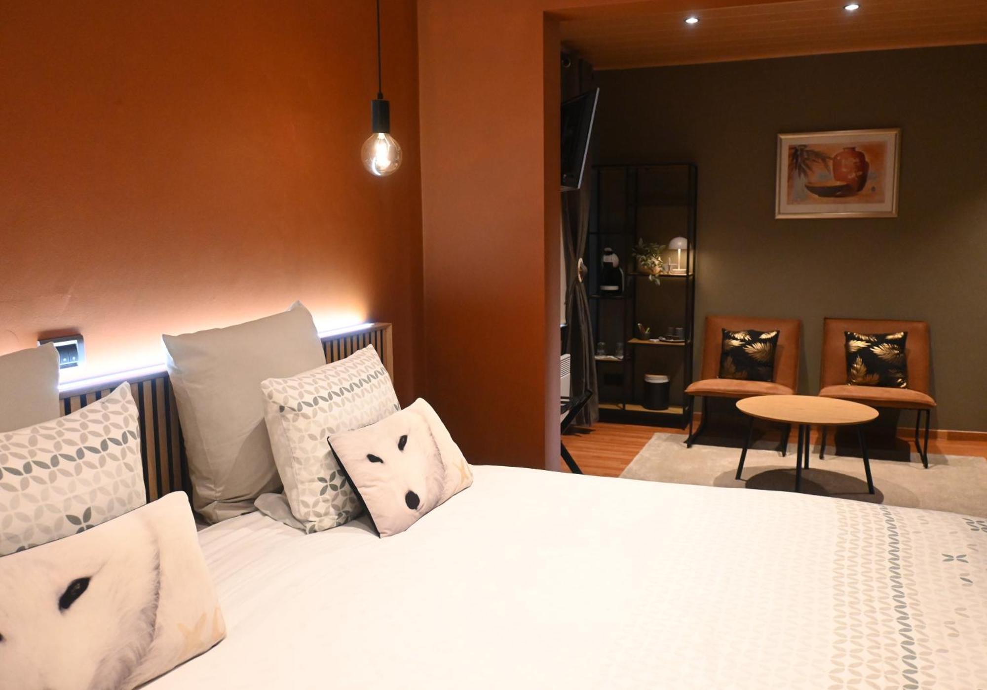 Hotel Au Coeur de Lacuisine Florenville Extérieur photo